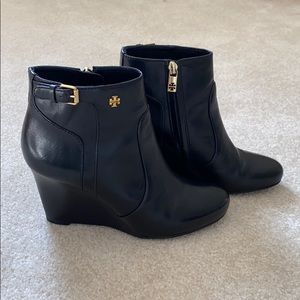 Tory Burch Black Leather Wedge Bootie Size 7.5B